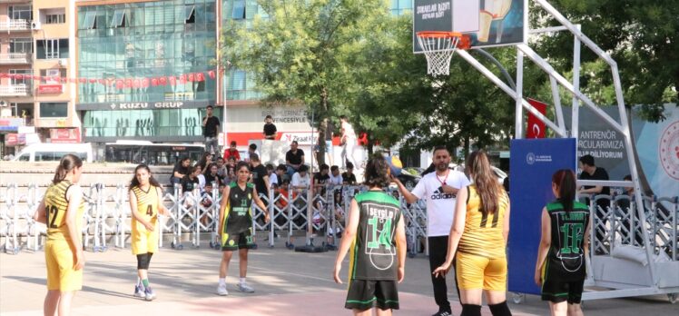 Siirt'te “Sokaklar Bizim 3×3 Basketbol Gençlik Kupası” finalleri başladı