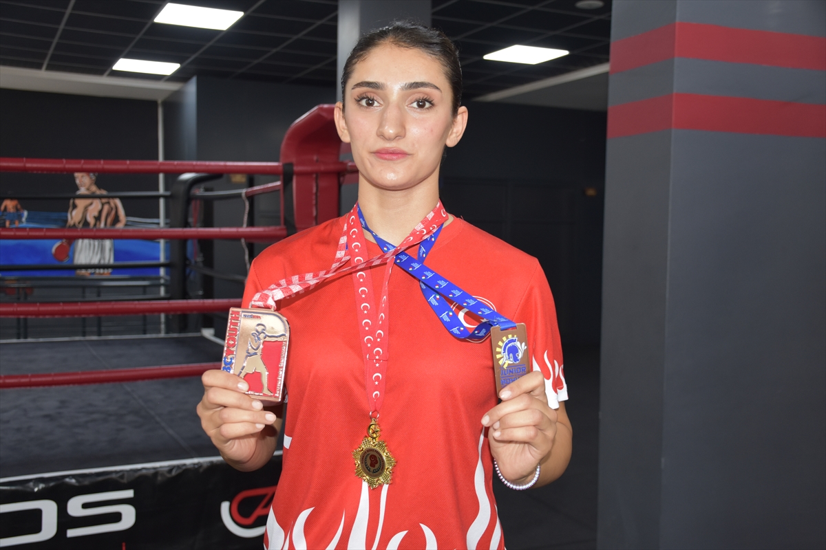 Şırnak'ın 2 milli kadın boksörü Türkiye'ye dünya şampiyonlukları getirmek için çalışıyor