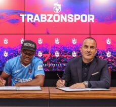 Trabzonspor, yeni transfer Nwakaeme için imza töreni düzenledi