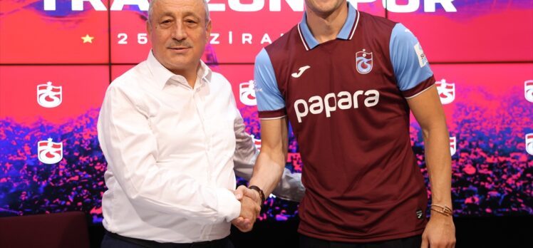 Trabzonspor, yeni transferleri Barisic ve Lundstram için imza töreni düzenledi