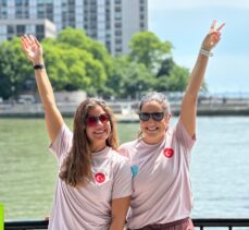 Türk kadın yüzücüler ABD'de “20 Bridges Swim” yüzüşünü gerçekleştirdi