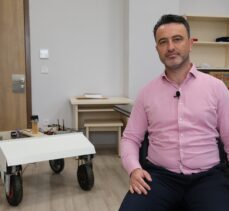 Üniversite öğrencileri yabani otla ilaçsız mücadele için yapay zekalı otonom robot geliştirdi