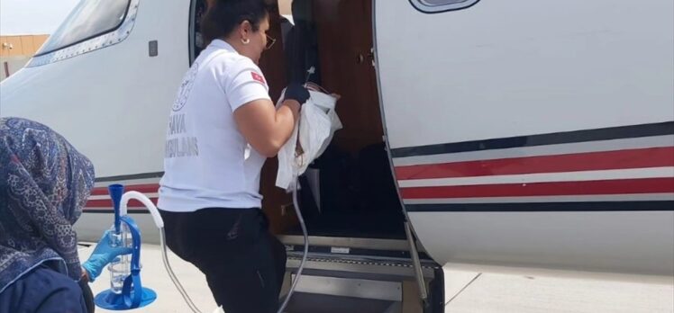 Van'da kalp yetmezliği olan bebek, ambulans uçakla İstanbul'a sevk edildi