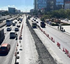 Yenibosna'da yaya üst geçidini yenileme çalışması trafik yoğunluğu oluşturdu