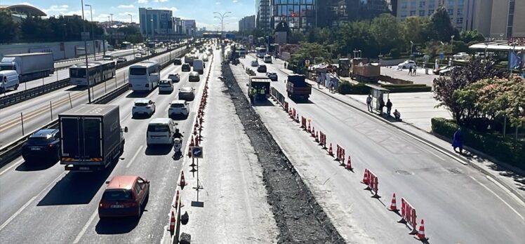 Yenibosna'da yaya üst geçidini yenileme çalışması trafik yoğunluğu oluşturdu