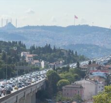 15 Temmuz Şehitler Köprüsü girişindeki kazada motosiklet sürücüsü yaralandı