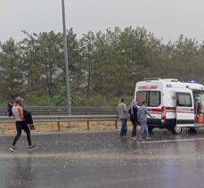 Adana'da tarım işçilerini taşıyan midibüsün devrilmesi sonucu 12 kişi yaralandı