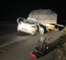 Amasya'da tıra çarpan otomobildeki 5 kişi yaralandı