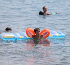 Antalya'da sıcak hava ve nem etkili oluyor