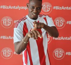 Antalyaspor, Djenepo'yu kiralık olarak kadrosuna kattı