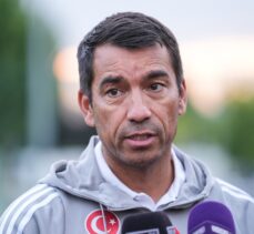 Beşiktaş Teknik Direktörü Van Bronckhorst'tan Slovenya kampı değerlendirmesi: