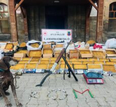 Bitlis'te 1100 kilogram tütün ile 2 ruhsatsız av tüfeği ele geçirildi