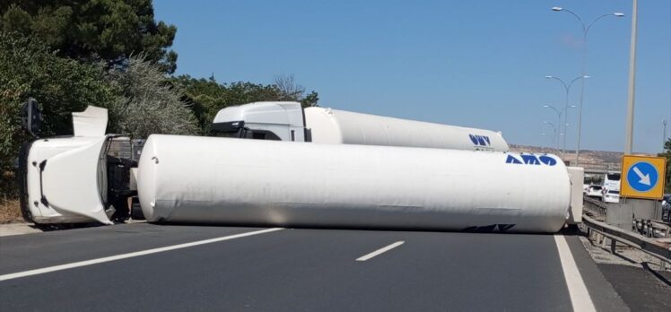 Çatalca'da gaz yüklü tankerin devrilmesi sonucu TEM Otoyolu trafiğe kapatıldı