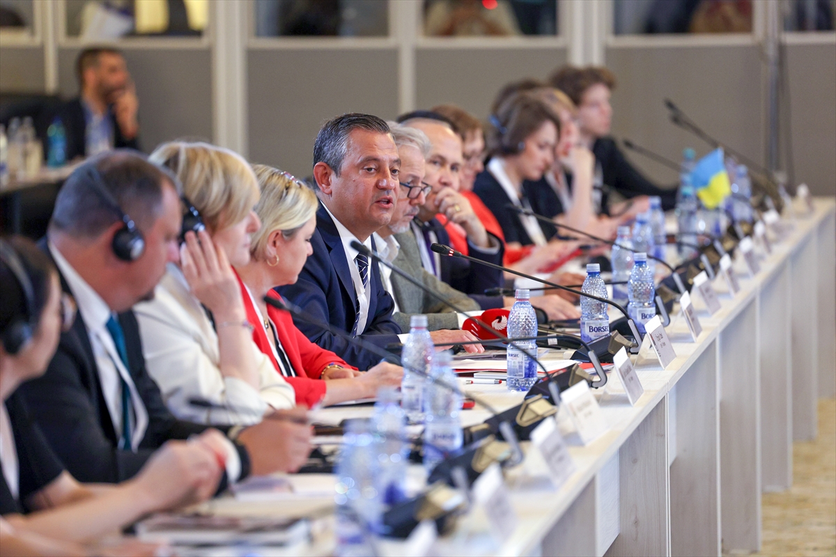 CHP Genel Başkanı Özel, Sosyalist Enternasyonal Avrupa Komitesi Toplantısı'nda konuştu: