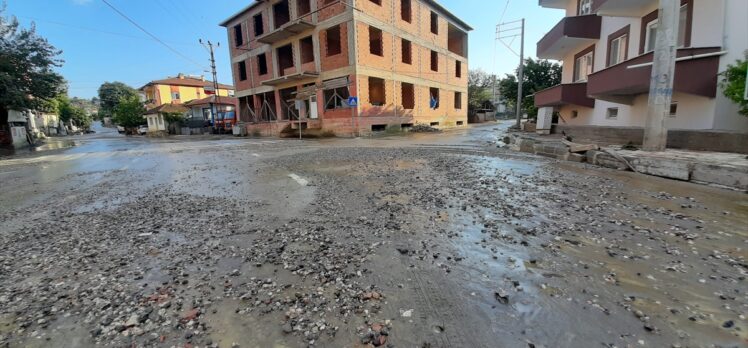 Çorum'un Ortaköy ilçesinde şiddetli yağış etkili oldu