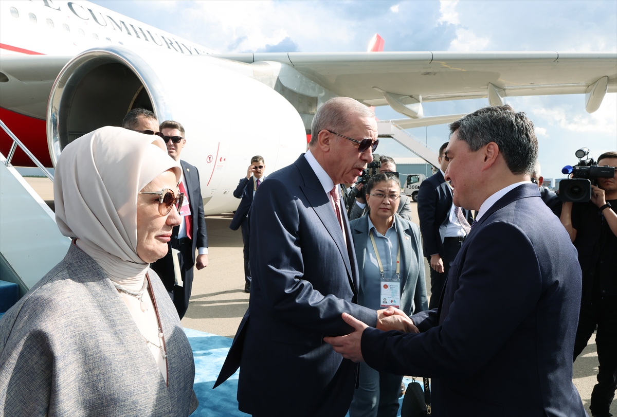 Cumhurbaşkanı Erdoğan, Kazakistan'a geldi