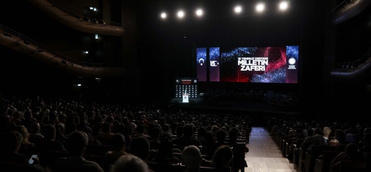 Cumhurbaşkanlığı İletişim Başkanı Altun, “15 Temmuz Destanı Milletin Zaferi Fahir Atakoğlu Konseri”nde konuştu: