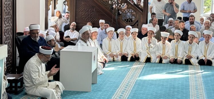 Diyanet İşleri Başkanı Erbaş, Kocaeli'de hafızlık icazet törenine katıldı