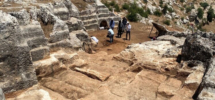 Diyarbakır'da eski taş ocağındaki kazıda bulunan gömülü çocuk sayısı 60'a yükseldi
