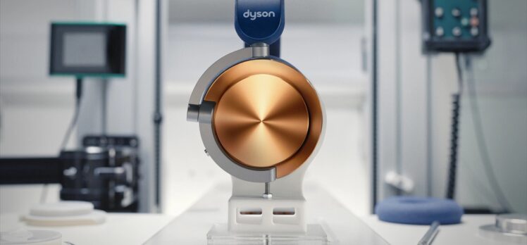 Dyson'dan aktif gürültü engelleme özelliğine sahip yeni kulaklık