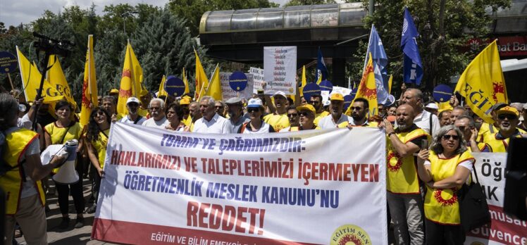 Eğitim Sen, Öğretmenlik Mesleği Kanunu Teklifi'ni protesto etti