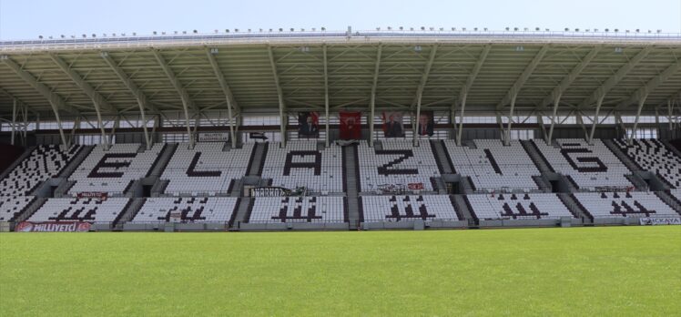 Elazığ Atatürk Stadyumu'nda çimler sıcaktan fan sistemi ile korunuyor