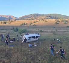 Erzincan'da minibüs devrildi, 1 kişi öldü, 6 kişi yaralandı