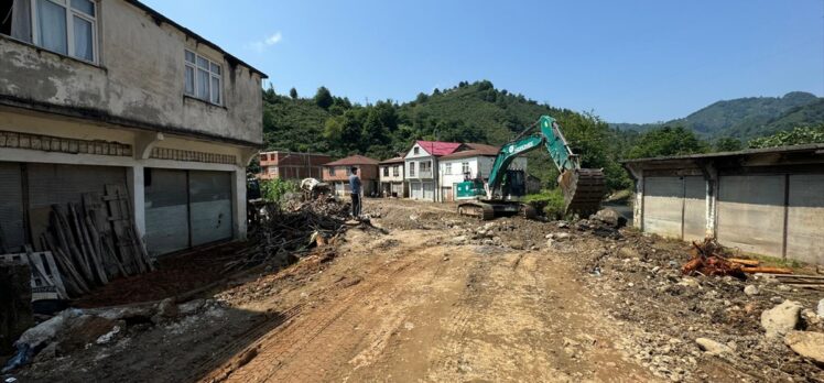 Giresun'da sağanağın ardından hasar giderme çalışmaları sürüyor