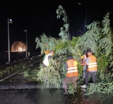 Giresun'da sağanak nedeniyle bir ev yan yattı, su baskınları oluştu