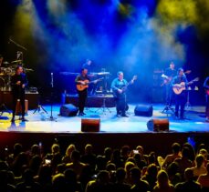 Grammy ödüllü müzik grubu Gipsy Kings, Harbiye'de konser verdi