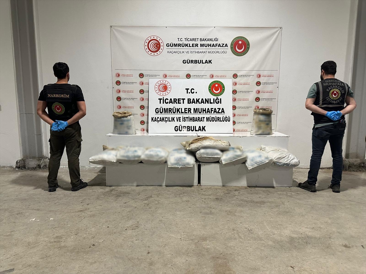 Gürbulak Gümrük Kapısı'nda 240 kilogram uyuşturucu ele geçirildi