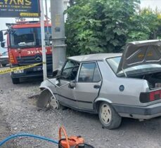 Hatay'da aydınlatma direğine çarpan otomobilin sürücüsü öldü