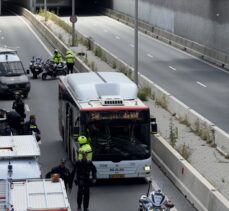 Hollanda'da yolu kapatarak eylem yapan yüzlerce çevreci gözaltına alındı