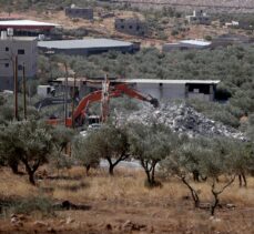 İsrail ordusu Batı Şeria'nın Nablus kentinde bir Filistinlinin evini yıktı