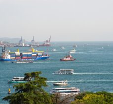 İstanbul Boğazı'nda gemi trafiği çift yönlü geçici olarak askıya alındı