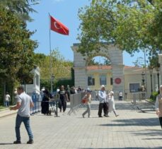 İstanbul'da sıcak havadan bunalanlar sahilde gezmeyi tercih etti