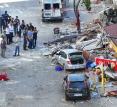 İzmir'de patlamanın olduğu sokakta zarar tespit çalışmalarına başlandı