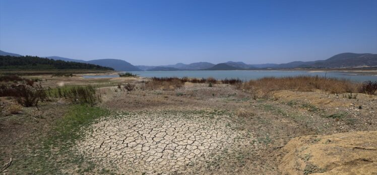 İzmir'e içme suyu sağlanan barajlardan Tahtalı'da doluluk yüzde 26,4'e indi