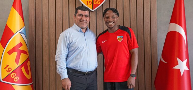 Kayserispor, Uzodimma ile sözleşme yeniledi