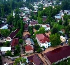 Kırgızistan'ın Celalabad bölgesinde meydana gelen sel hasara yol açtı