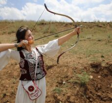 Kırgızların son hanı Rahmankul Han, Van'daki mezarı başında anıldı