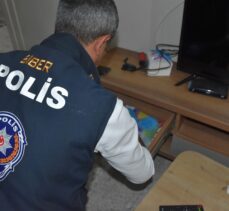 Mersin'de “müstehcen yayın” iddiasıyla yakalanan 12 zanlıdan 5'i tutuklandı