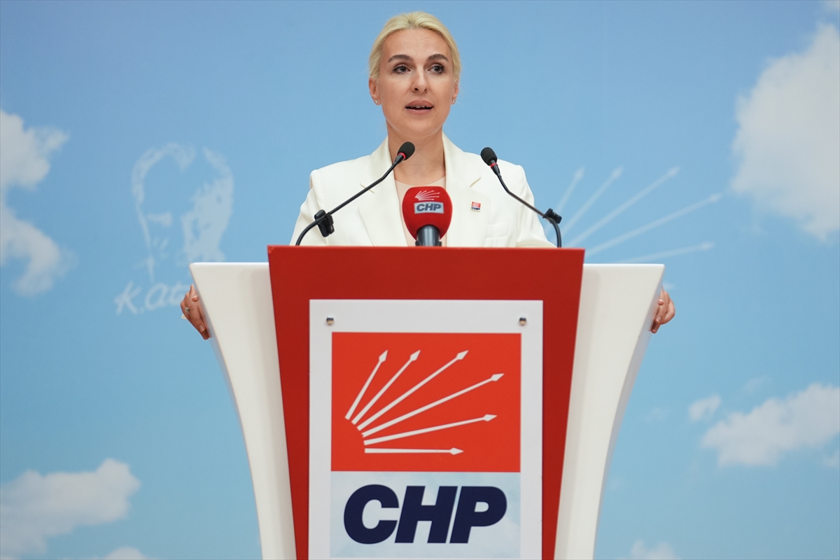 Merve Kır, CHP Kadın Kolları Genel Başkanlığı için adaylığını açıkladı