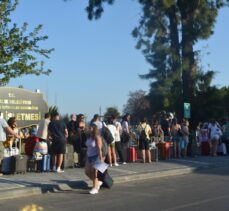 Midilli Adası'na gitmek isteyen tatilciler Ayvalık'ta yoğunluk oluşturdu