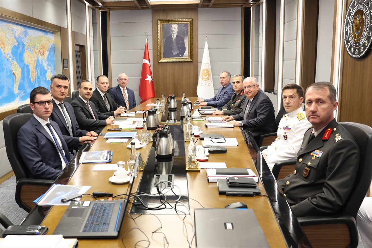 Milli Savunma Bakanı Güler, Sanayi ve Teknoloji Bakanı Kacır ile görüştü