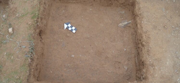 Moğol ve Türk arkeologlar tarafından Moğolistan'ın Şovh Uul dağında mezar kazısı yapıldı
