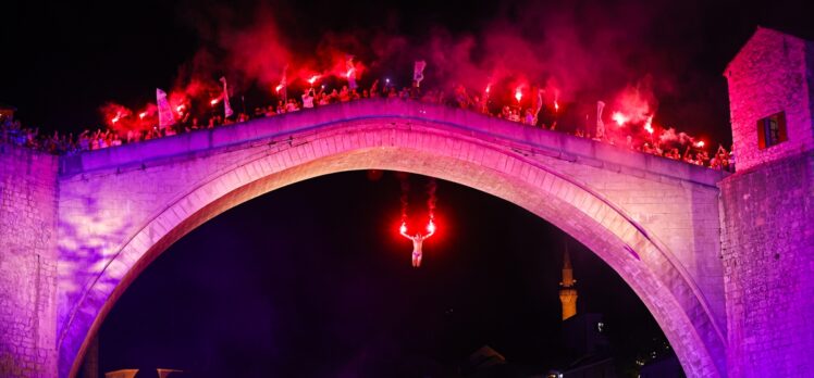 Mostar Köprüsü'nün yeniden yapılışının 20'nci yılı kutlandı