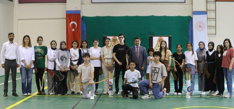 Muş'ta geleneksel okçulukta geleceğin “Mete Gazoz”ları yetişiyor