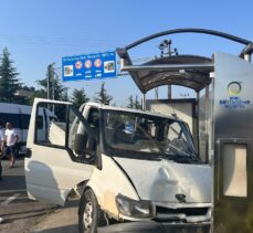 Ordu'da minibüs ile kamyonetin çarpıştığı kazada 7 kişi yaralandı