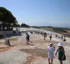 Pamukkale'nin ziyaretçi sayısı yılın ilk yarısında 1 milyona yaklaştı